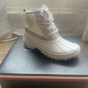 Tommy Hilfiger winter boots